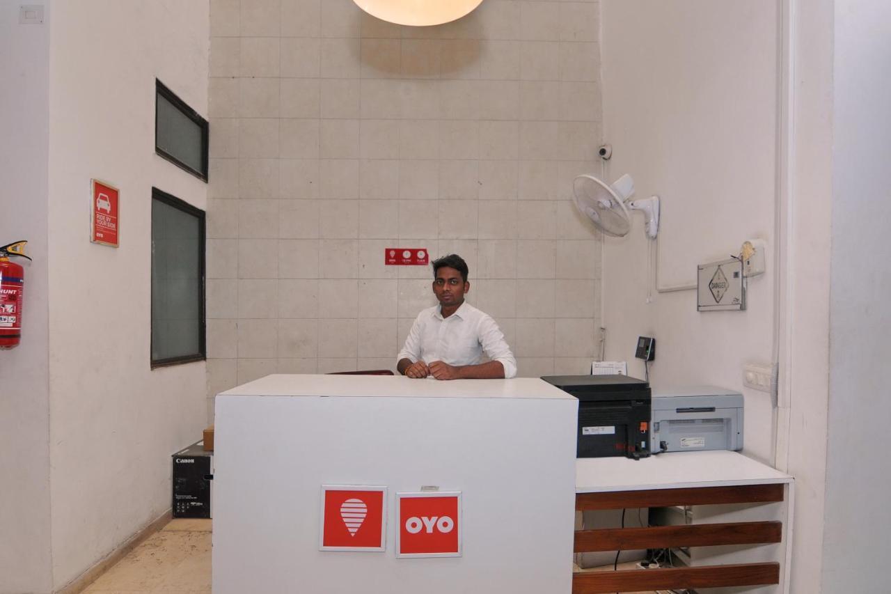 Oyo Flagship 591 Safdarjung Enclave Aparthotel New Delhi Buitenkant foto